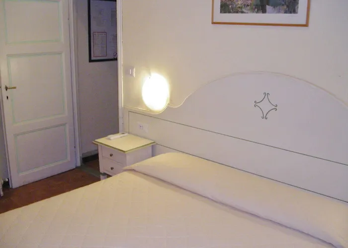 Crocini 3*