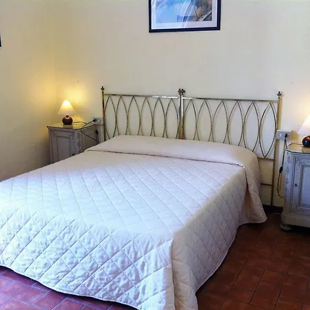 Crocini Hotel